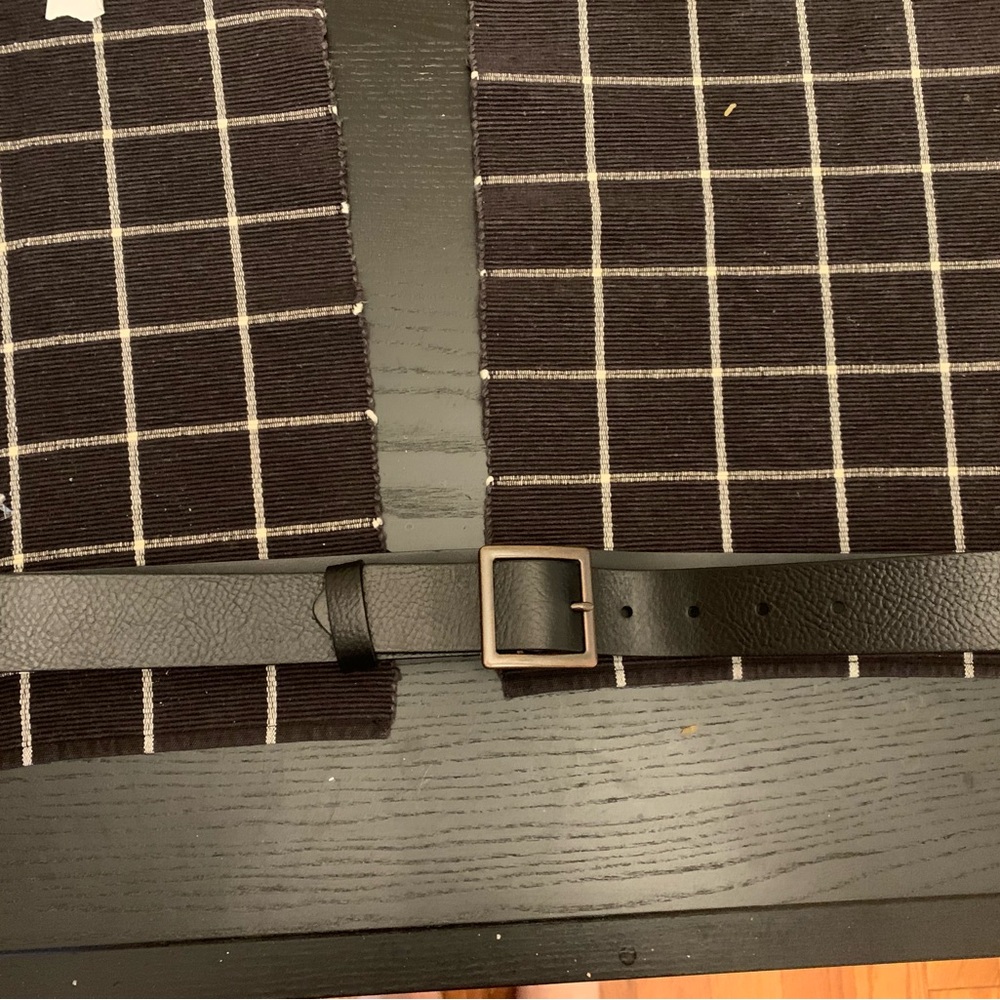 Uniqlo Women’s Black Leather Belt
